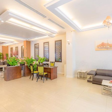Dyn Opera Hotel Хошимин Екстериор снимка