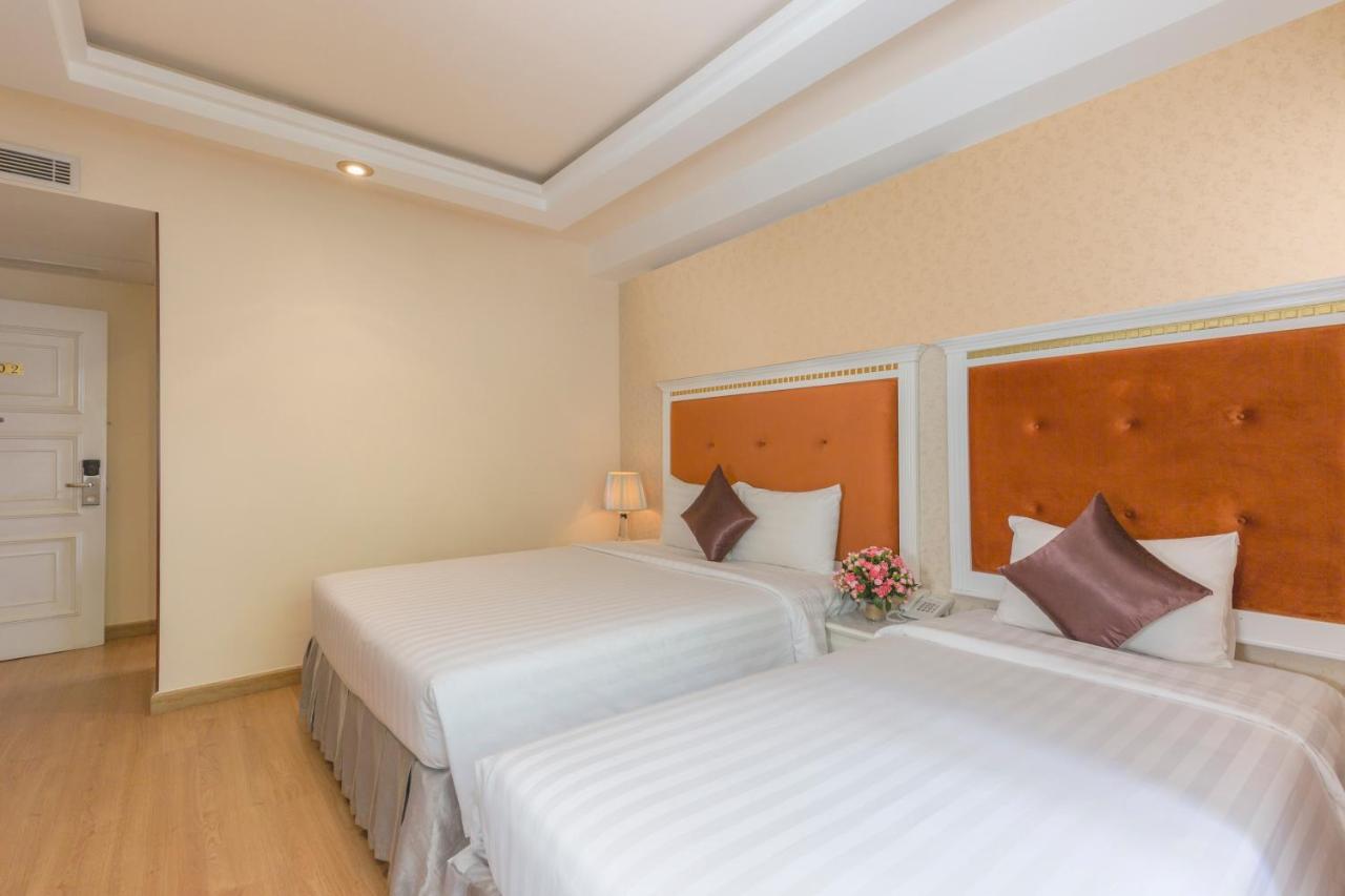 Dyn Opera Hotel Хошимин Екстериор снимка