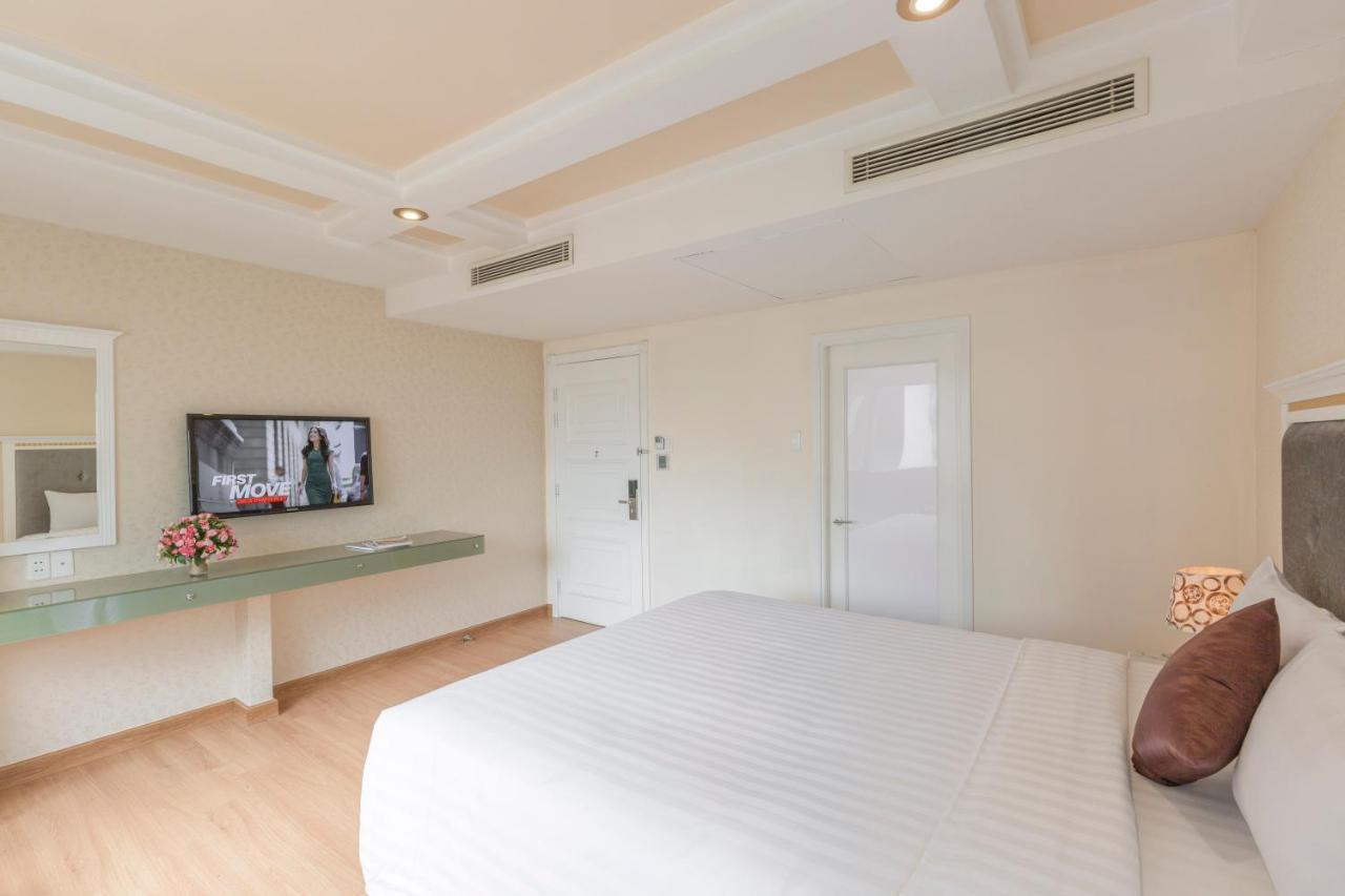 Dyn Opera Hotel Хошимин Екстериор снимка