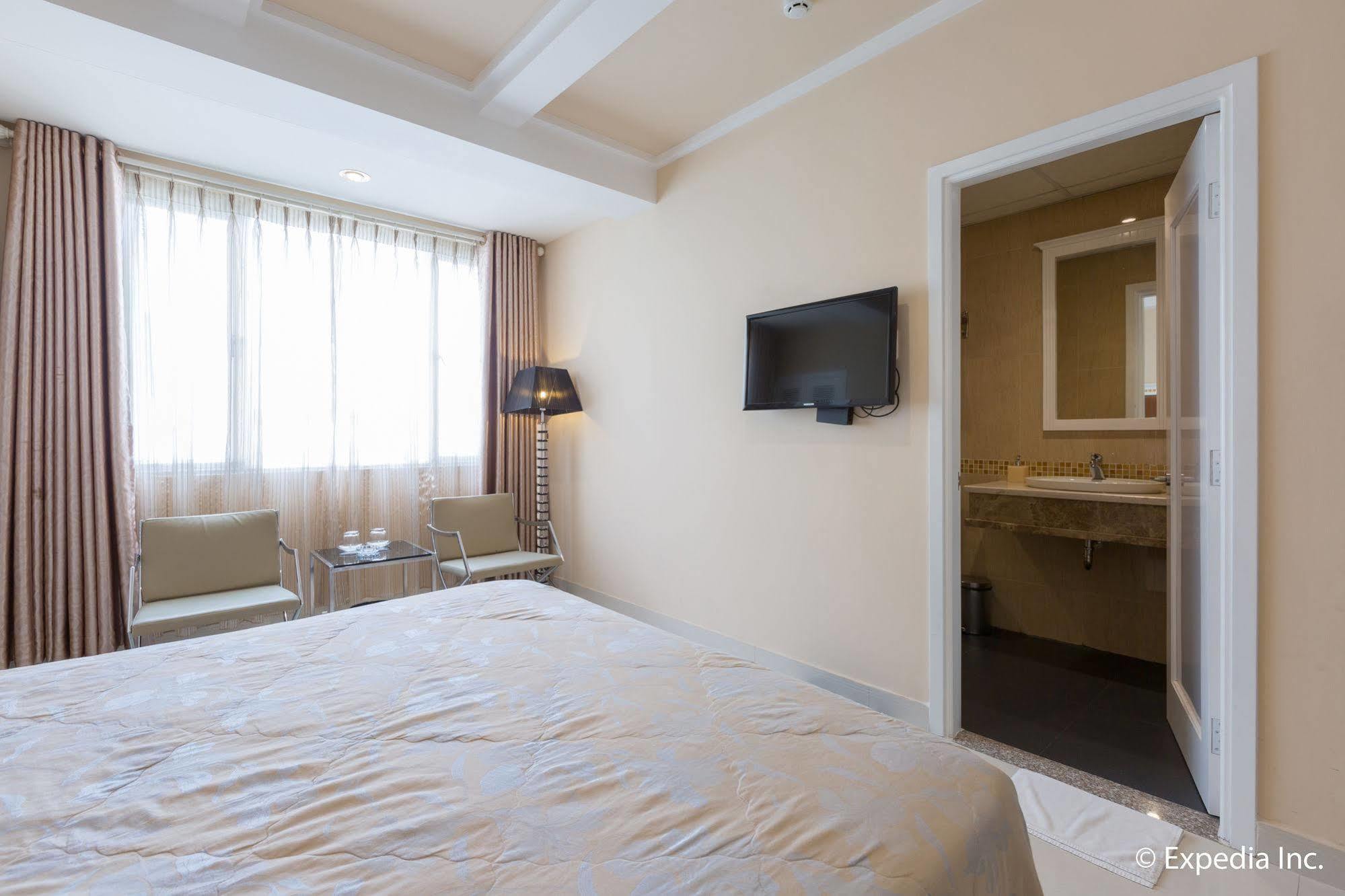 Dyn Opera Hotel Хошимин Екстериор снимка