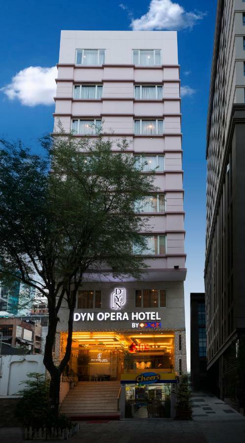 Dyn Opera Hotel Хошимин Екстериор снимка