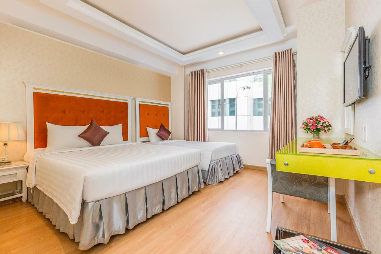 Dyn Opera Hotel Хошимин Екстериор снимка